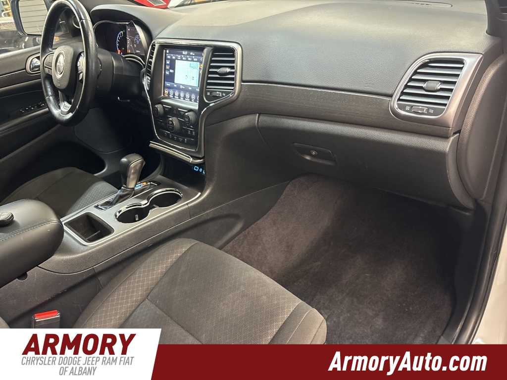 Thumbnail: 2018 Jeep Grand Cherokee - 41