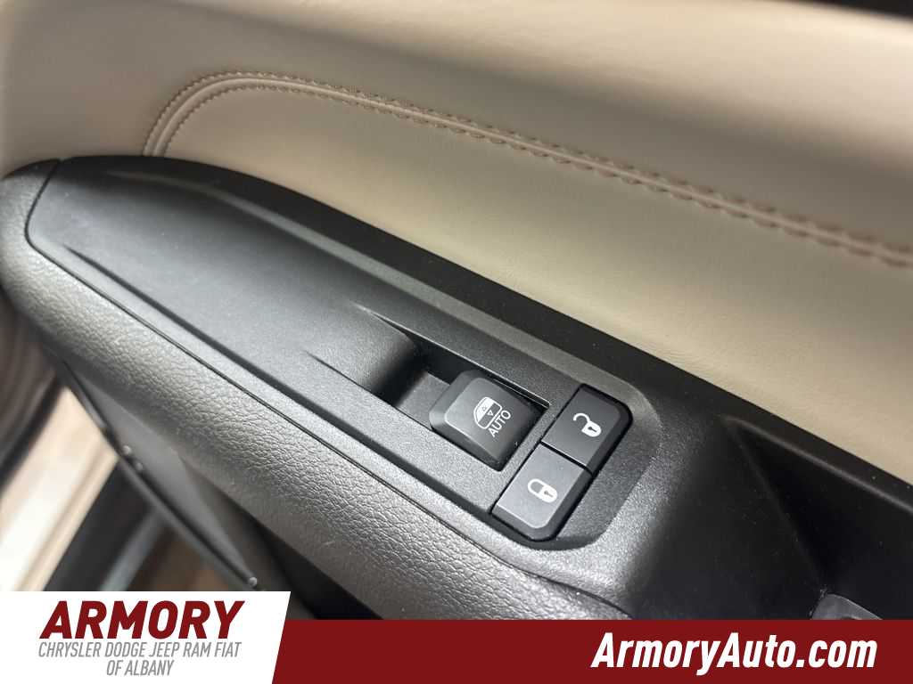 Thumbnail: 2022 Jeep Compass - 38