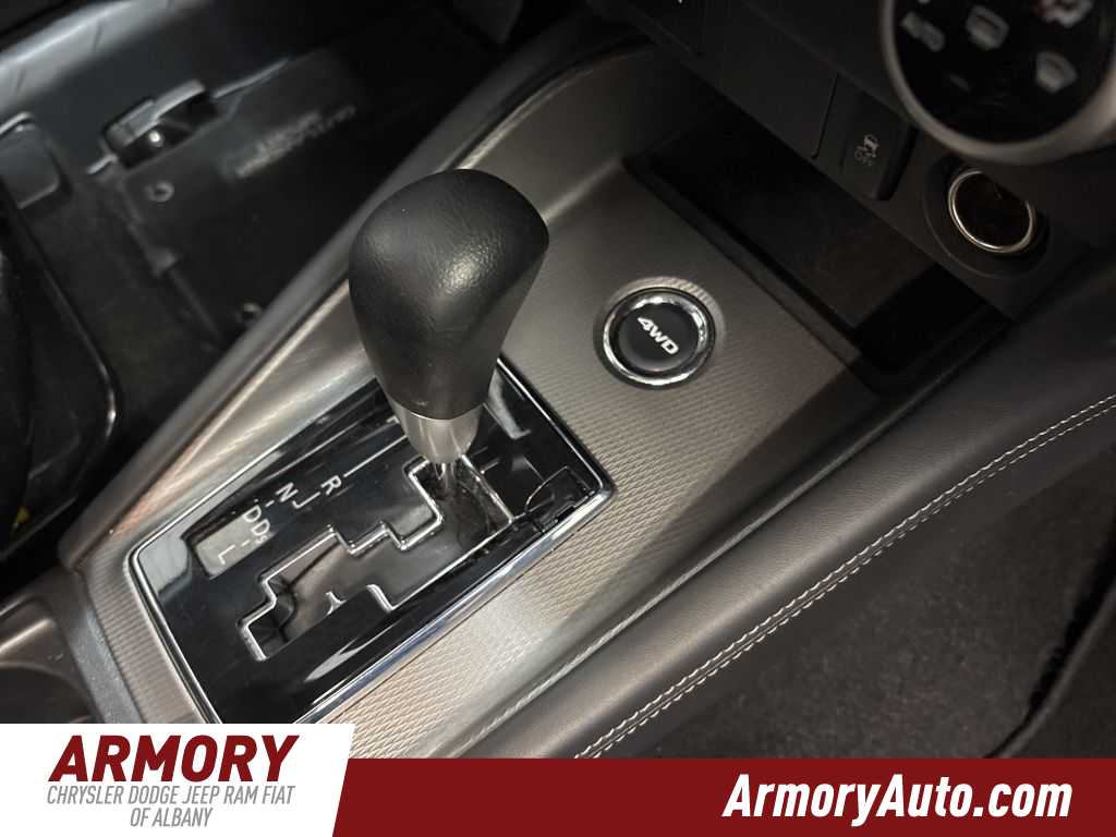 Thumbnail: 2024 Mitsubishi Outlander Sport - 38