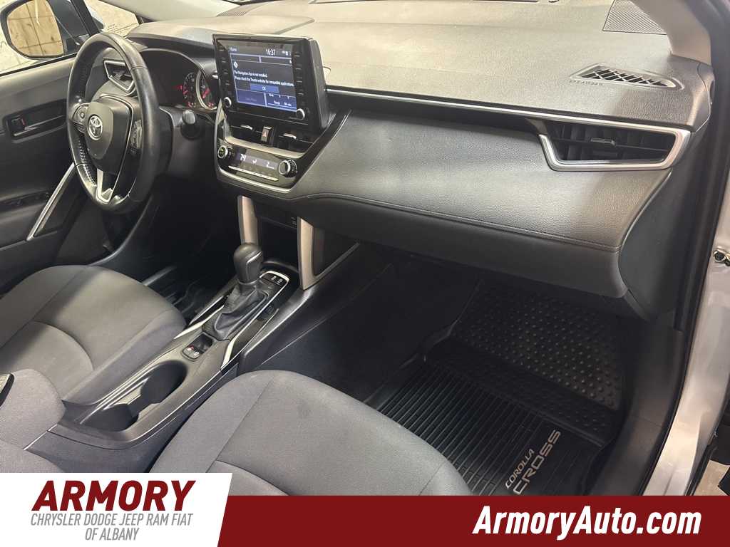 Thumbnail: 2022 Toyota Corolla Cross - 33