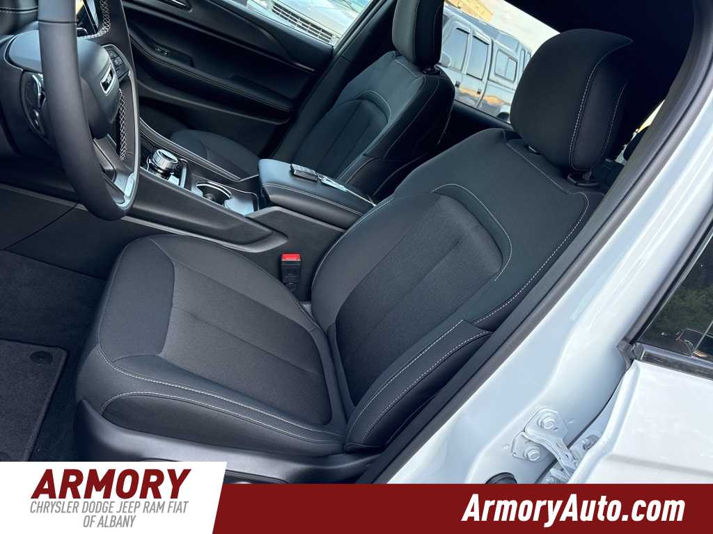 Thumbnail: 2025 Jeep Grand Cherokee L - 10