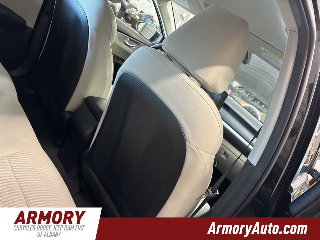 Thumbnail: 2023 Kia Forte - 31