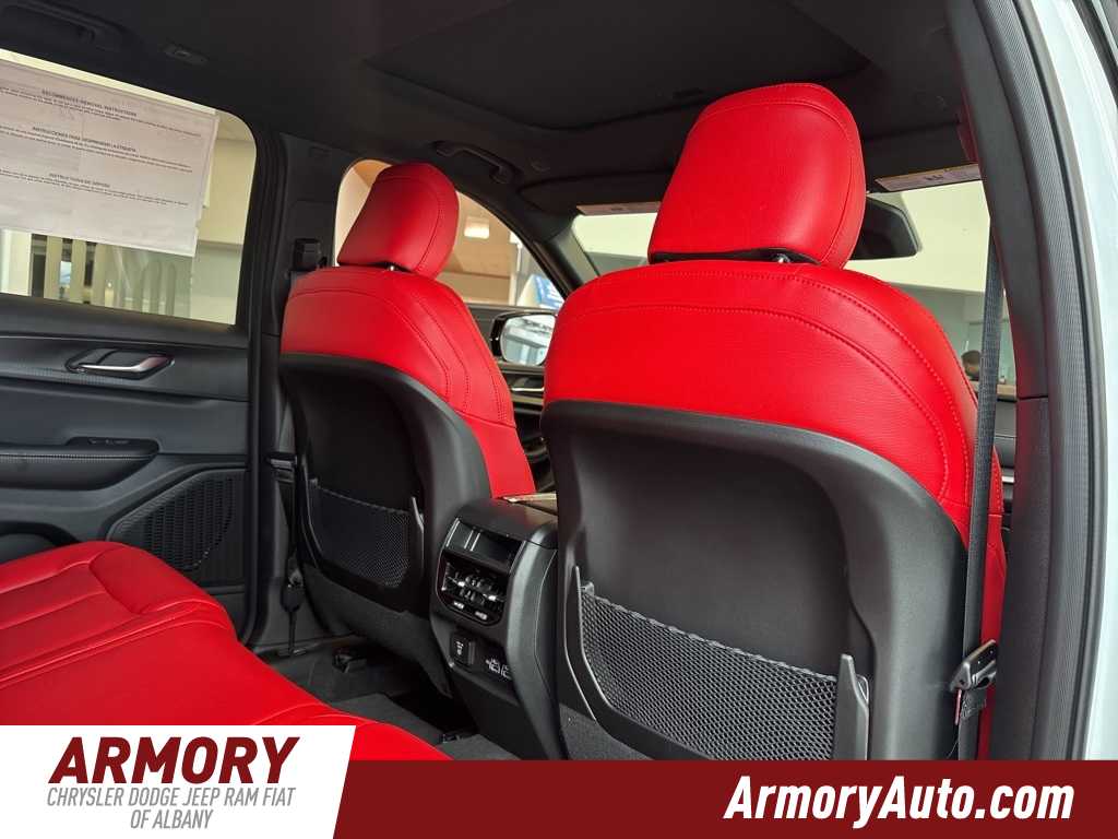 Thumbnail: 2025 Jeep Grand Cherokee - 30