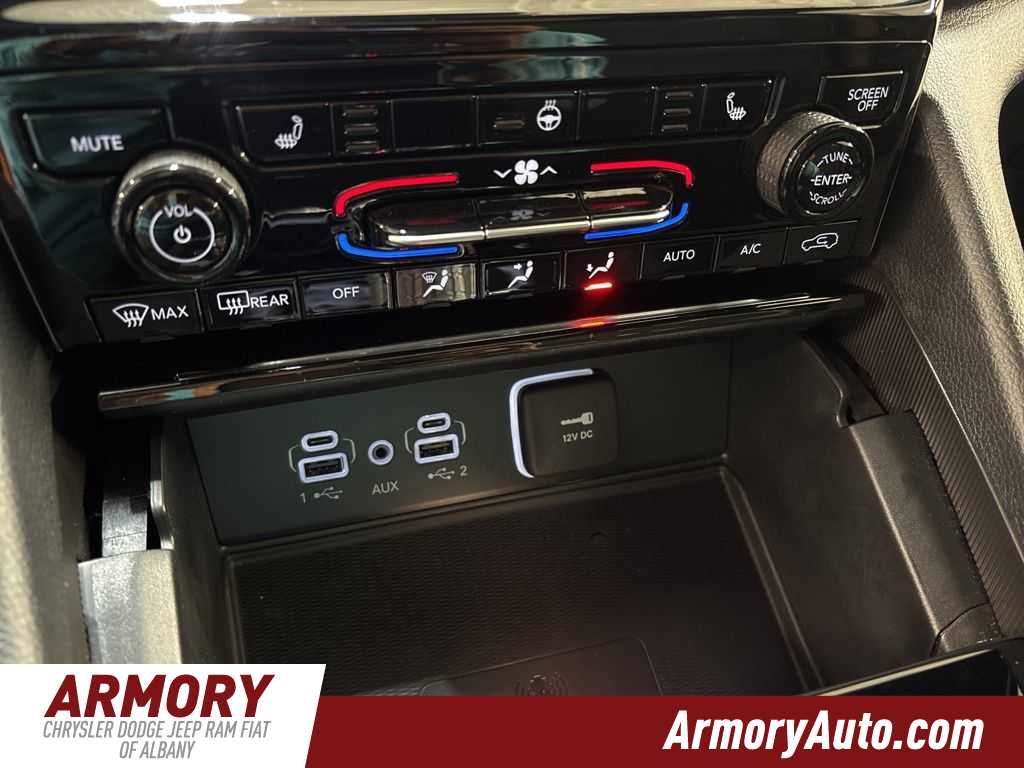 Thumbnail: 2025 Jeep Grand Cherokee - 19