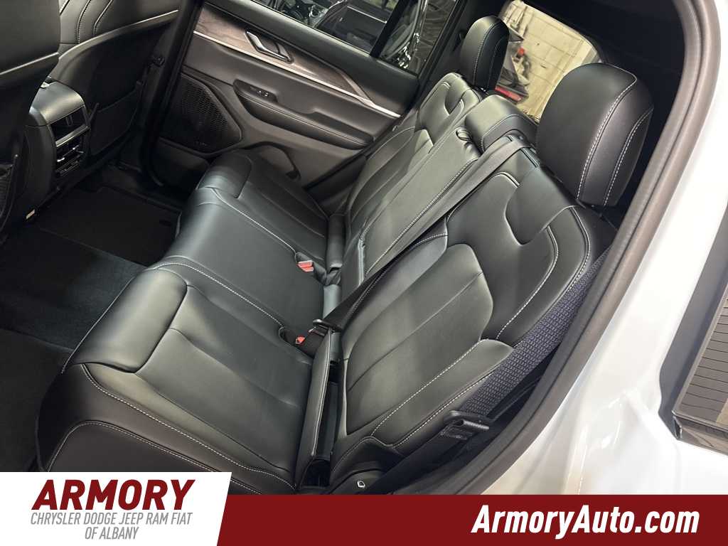 Thumbnail: 2025 Jeep Grand Cherokee - 25