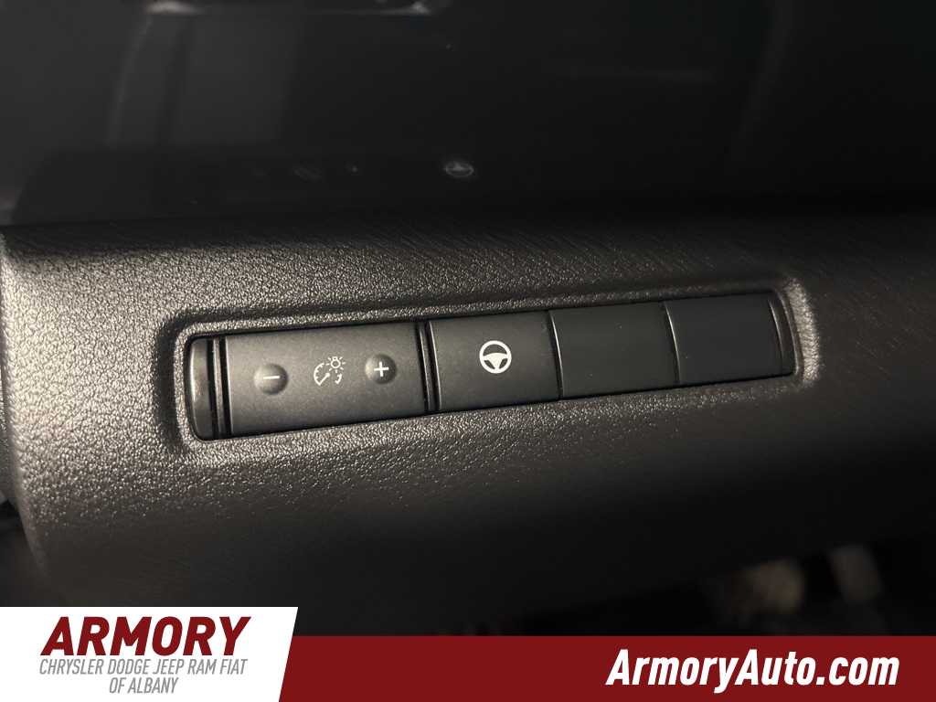 Thumbnail: 2024 Nissan Pathfinder - 10