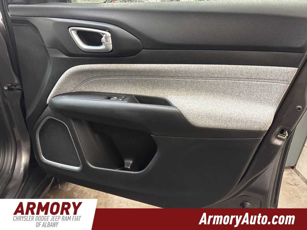 Thumbnail: 2022 Jeep Compass - 37