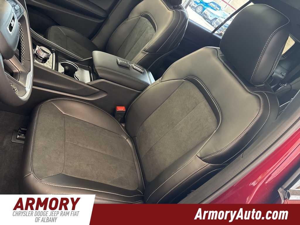 Thumbnail: 2025 Jeep Grand Cherokee L - 12