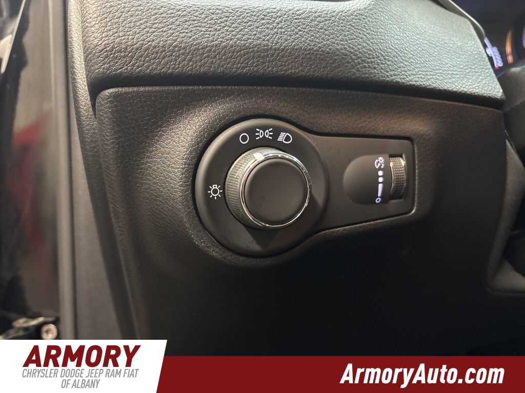 Thumbnail: 2020 Jeep Compass - 10