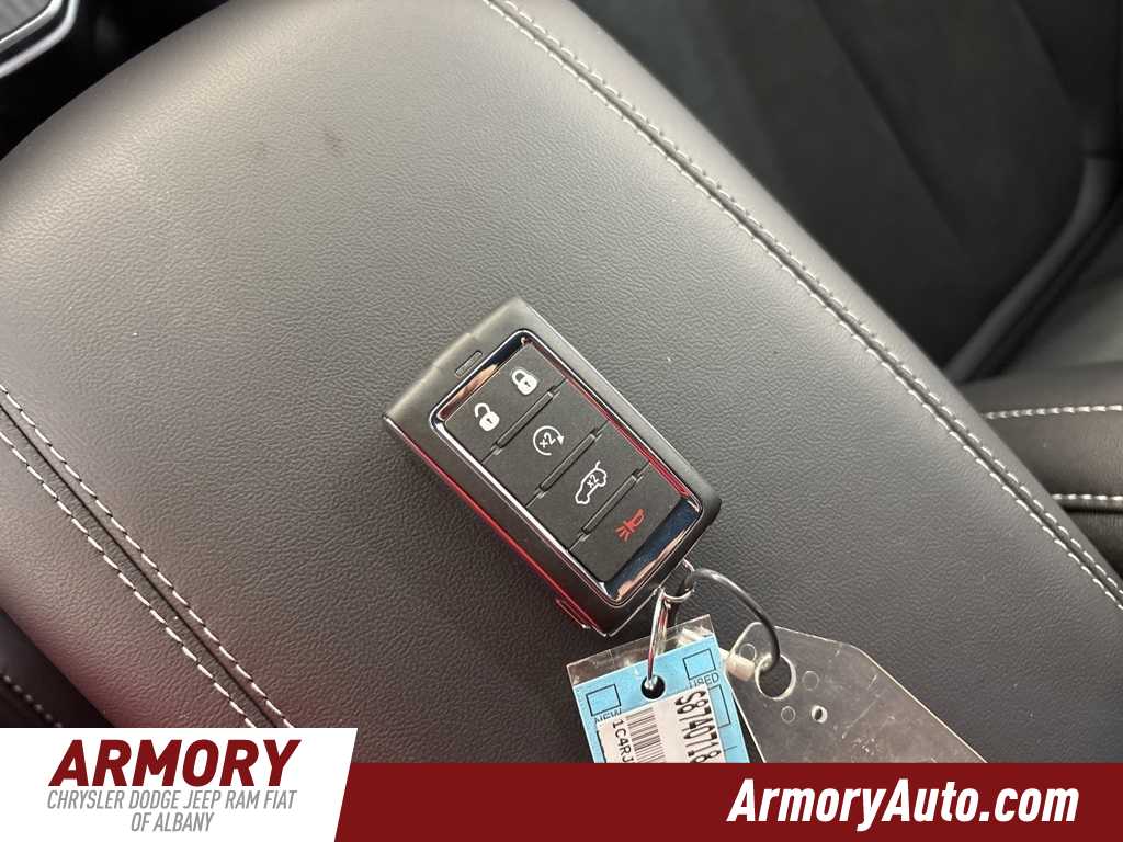 Thumbnail: 2025 Jeep Grand Cherokee - 19