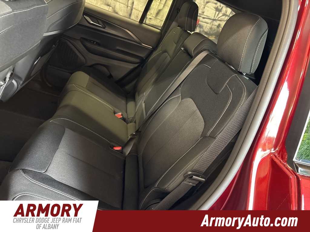 Thumbnail: 2025 Jeep Grand Cherokee - 21