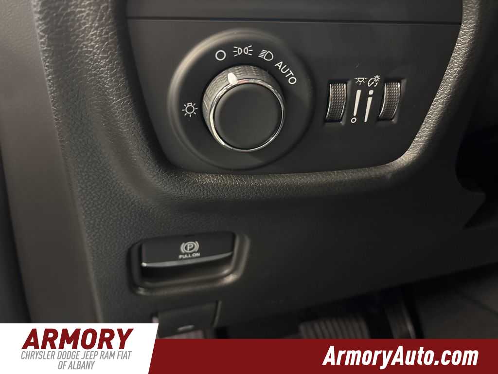 Thumbnail: 2026 Jeep Grand Cherokee - 11