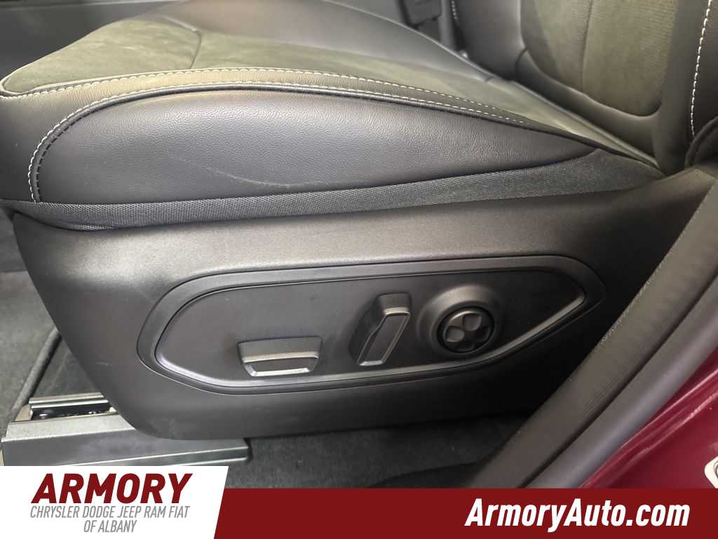 Thumbnail: 2026 Jeep Grand Cherokee - 14