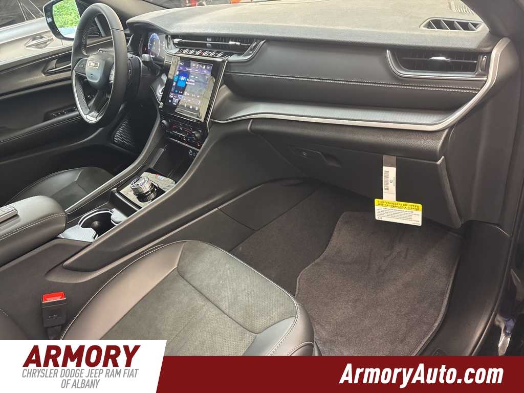 Thumbnail: 2025 Jeep Grand Cherokee - 38