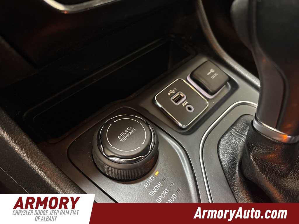 Thumbnail: 2021 Jeep Cherokee - 20