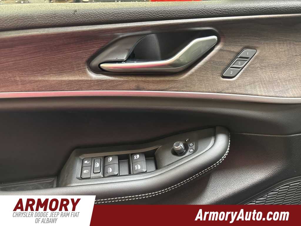 Thumbnail: 2025 Jeep Grand Cherokee - 8