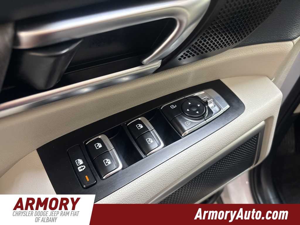 Thumbnail: 2023 Kia Telluride - 8