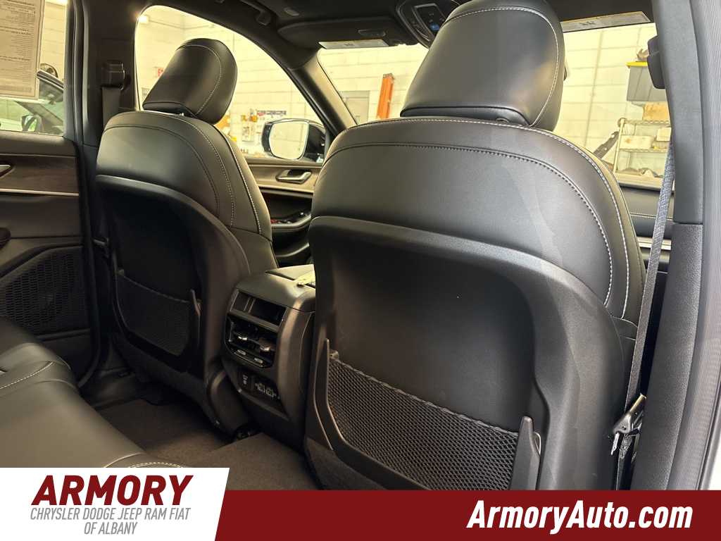 Thumbnail: 2025 Jeep Grand Cherokee - 33