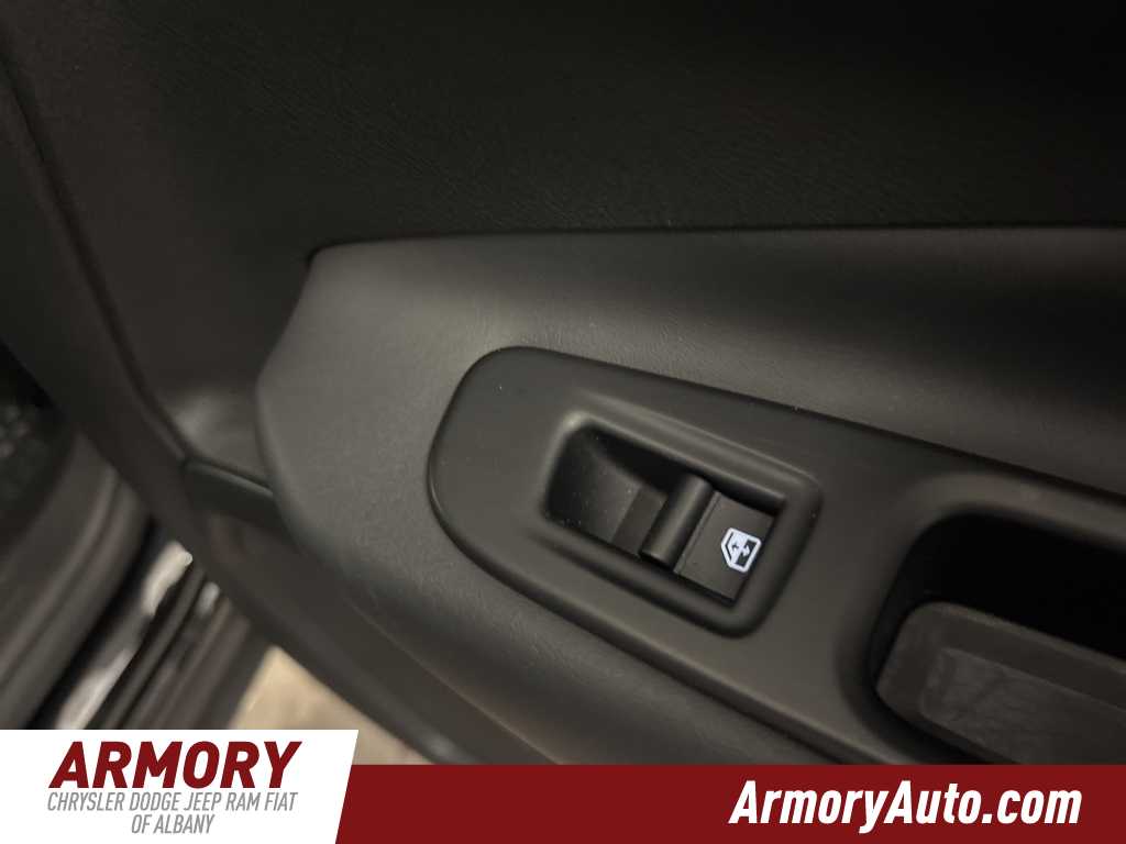 Thumbnail: 2023 Jeep Renegade - 28