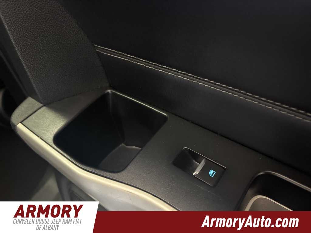 Thumbnail: 2021 Ford Explorer - 32