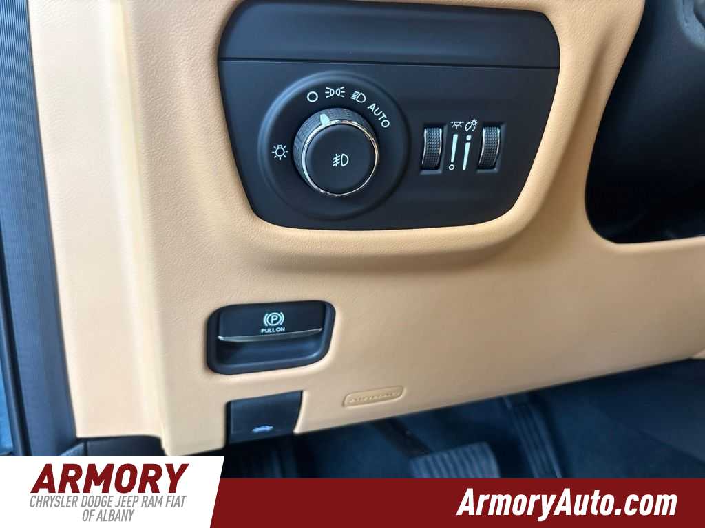 Thumbnail: 2026 Jeep Grand Cherokee L - 12