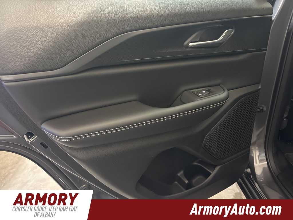 Thumbnail: 2025 Jeep Grand Cherokee - 24