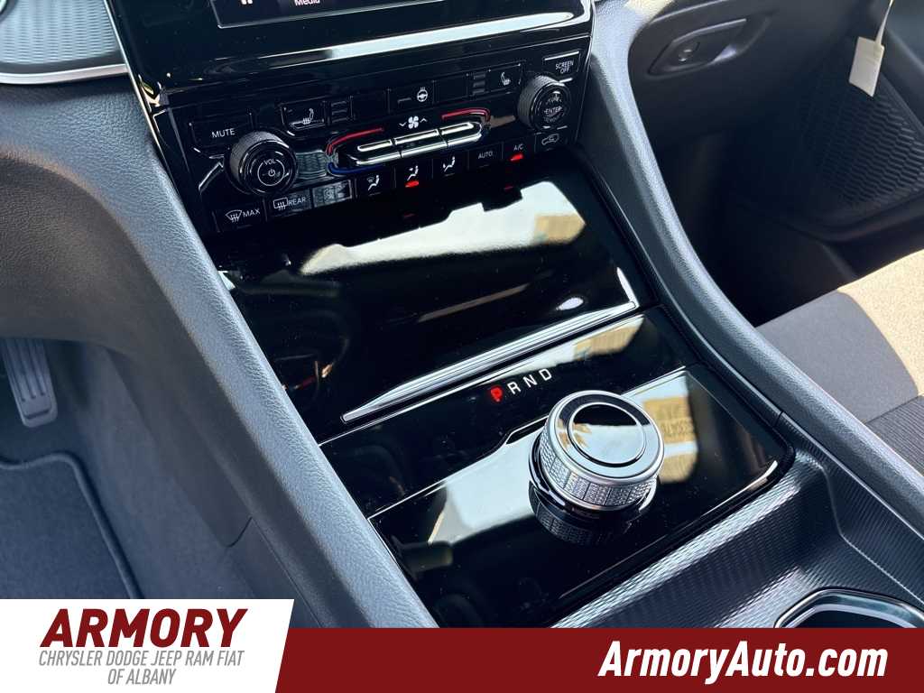 Thumbnail: 2025 Jeep Grand Cherokee - 17