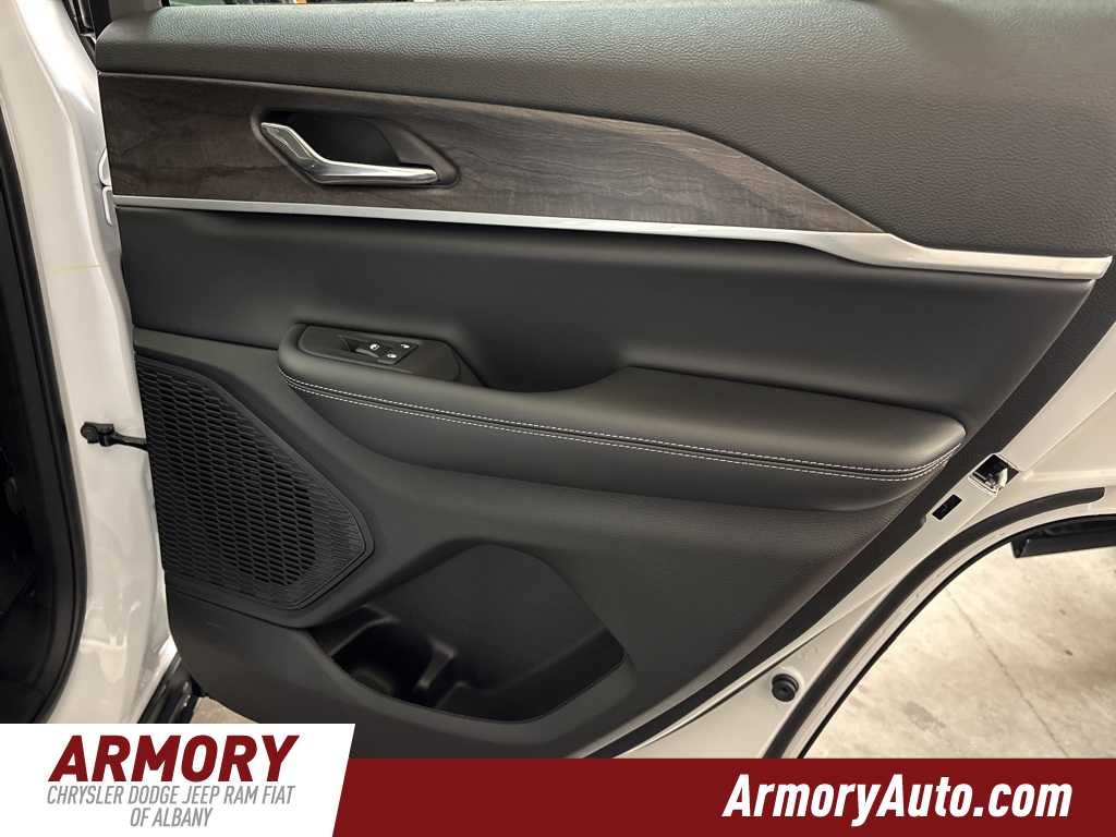 Thumbnail: 2025 Jeep Grand Cherokee - 29