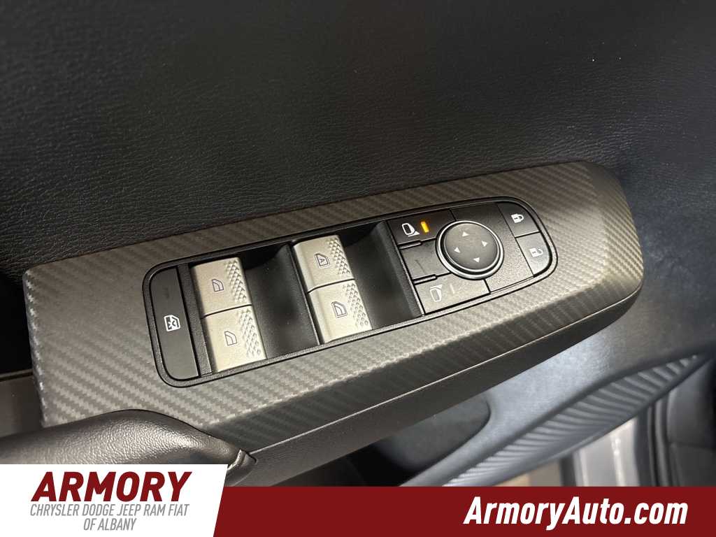 Thumbnail: 2022 Mitsubishi Outlander - 8