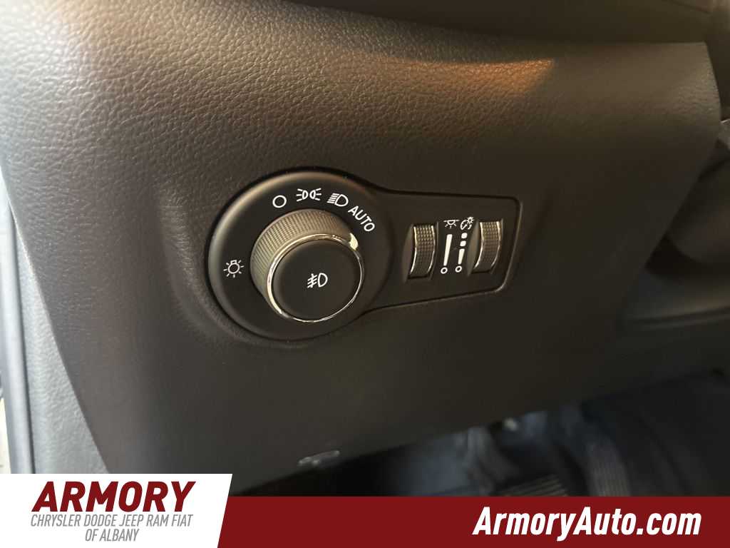 Thumbnail: 2022 Jeep Compass - 10