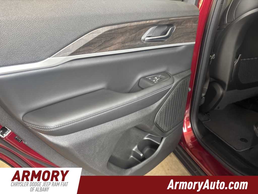 Thumbnail: 2026 Jeep Grand Cherokee - 26