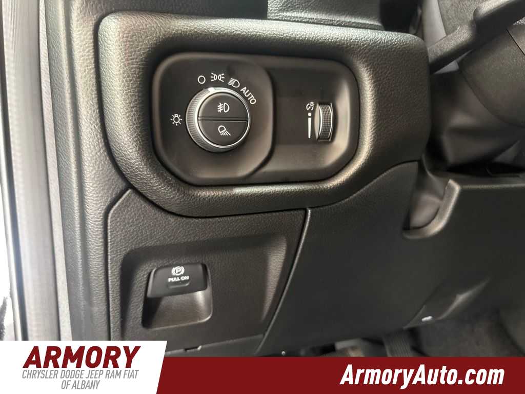 Thumbnail: 2026 RAM 1500 - 10