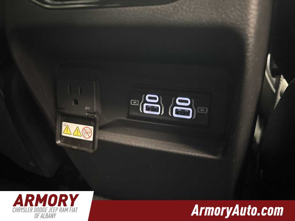 Thumbnail: 2025 Jeep Grand Cherokee - 34