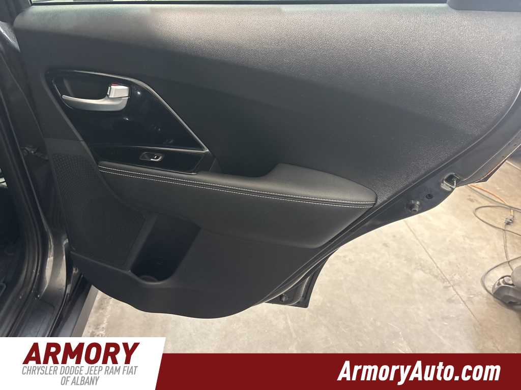 Thumbnail: 2022 Kia Niro - 31