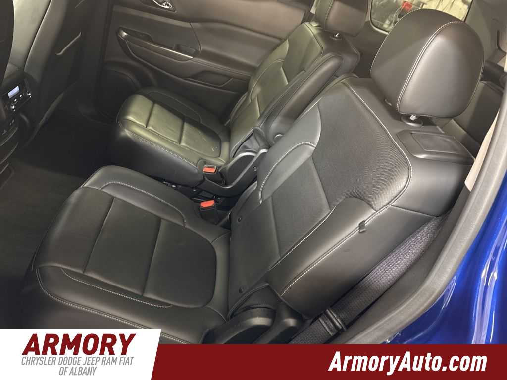 Thumbnail: 2023 GMC Acadia - 28