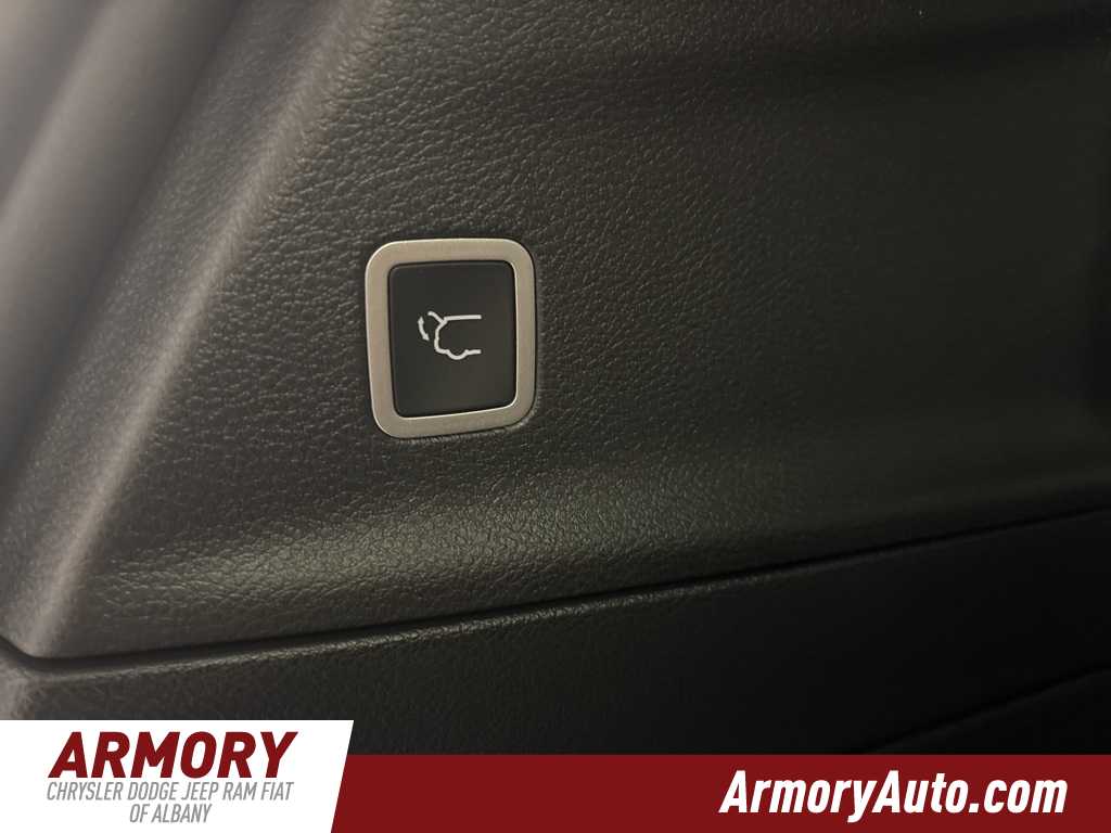 Thumbnail: 2026 Chrysler Pacifica - 26