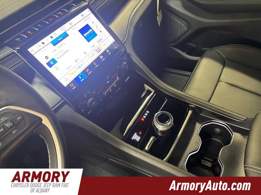 Thumbnail: 2025 Jeep Grand Cherokee - 16