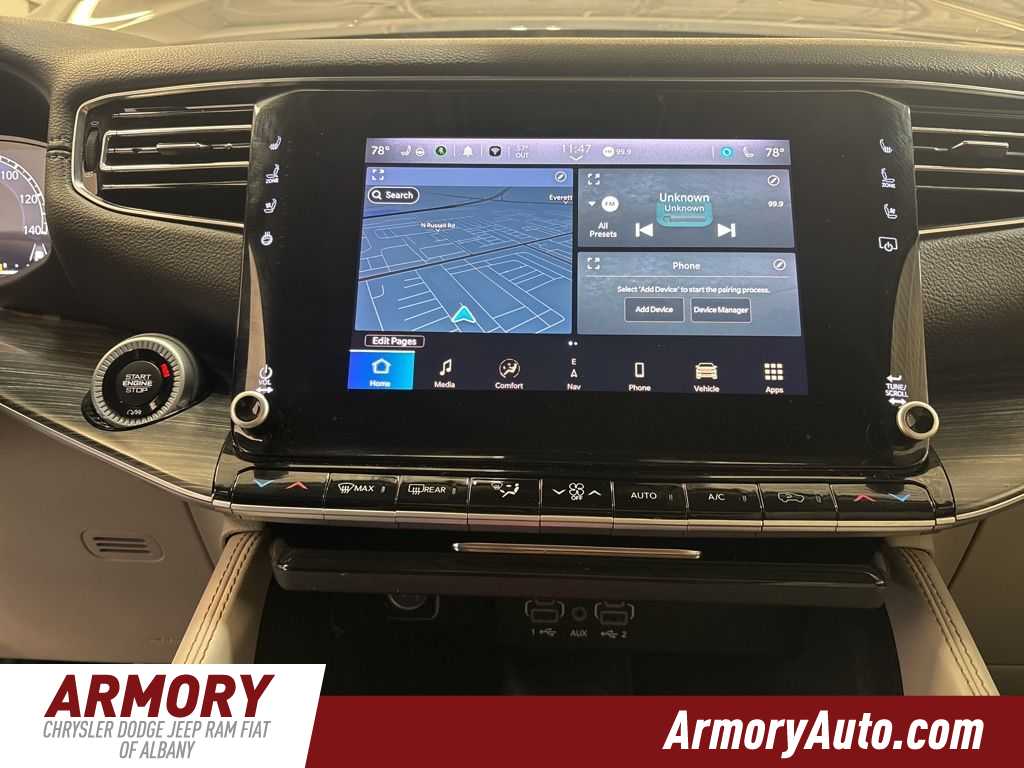 Thumbnail: 2023 Jeep Wagoneer - 17