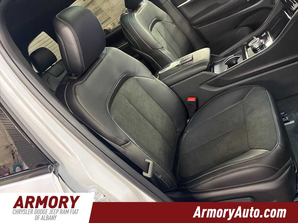 Thumbnail: 2026 Jeep Grand Cherokee - 41