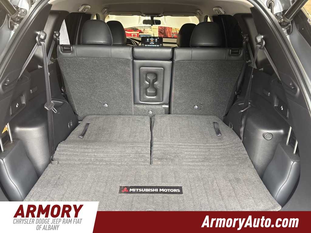 Thumbnail: 2022 Mitsubishi Outlander - 33