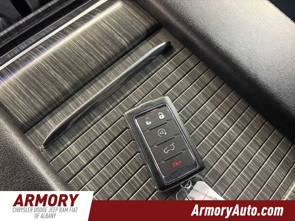 Thumbnail: 2024 Jeep Wagoneer - 25