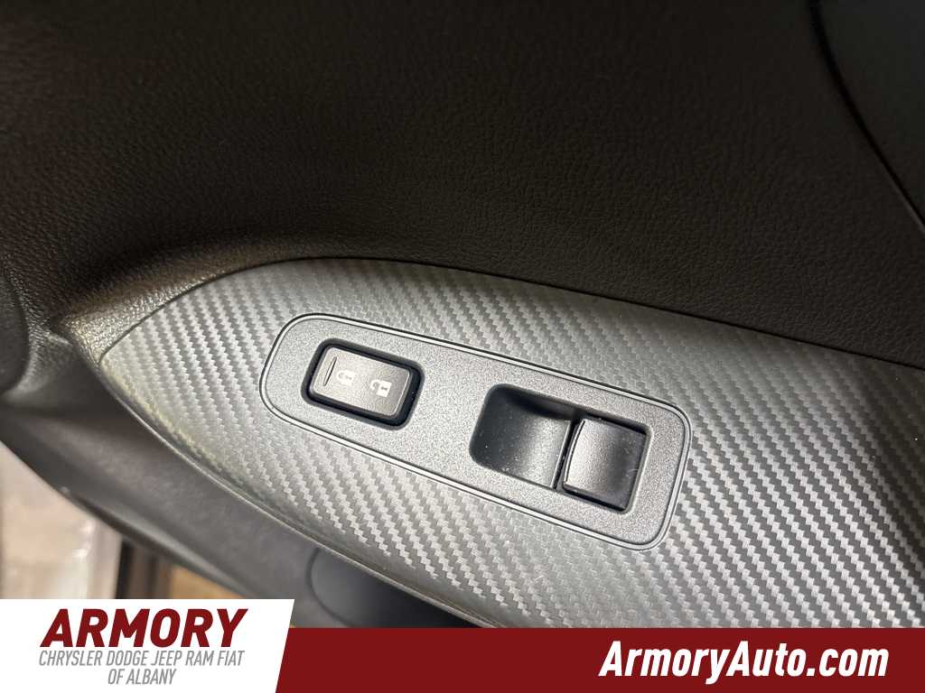 Thumbnail: 2024 Mitsubishi Eclipse Cross - 37