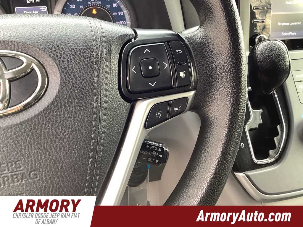 Thumbnail: 2020 Toyota Sienna - 14