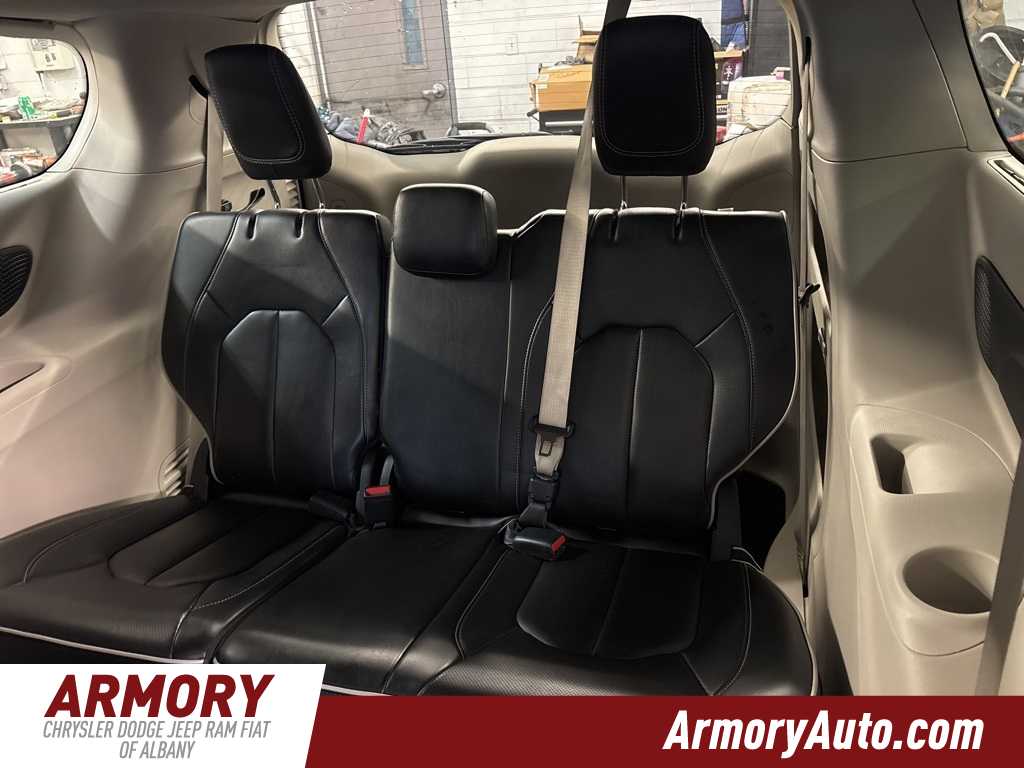 Thumbnail: 2023 Chrysler Pacifica - 30