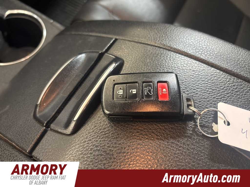 Thumbnail: 2019 Toyota Highlander - 19