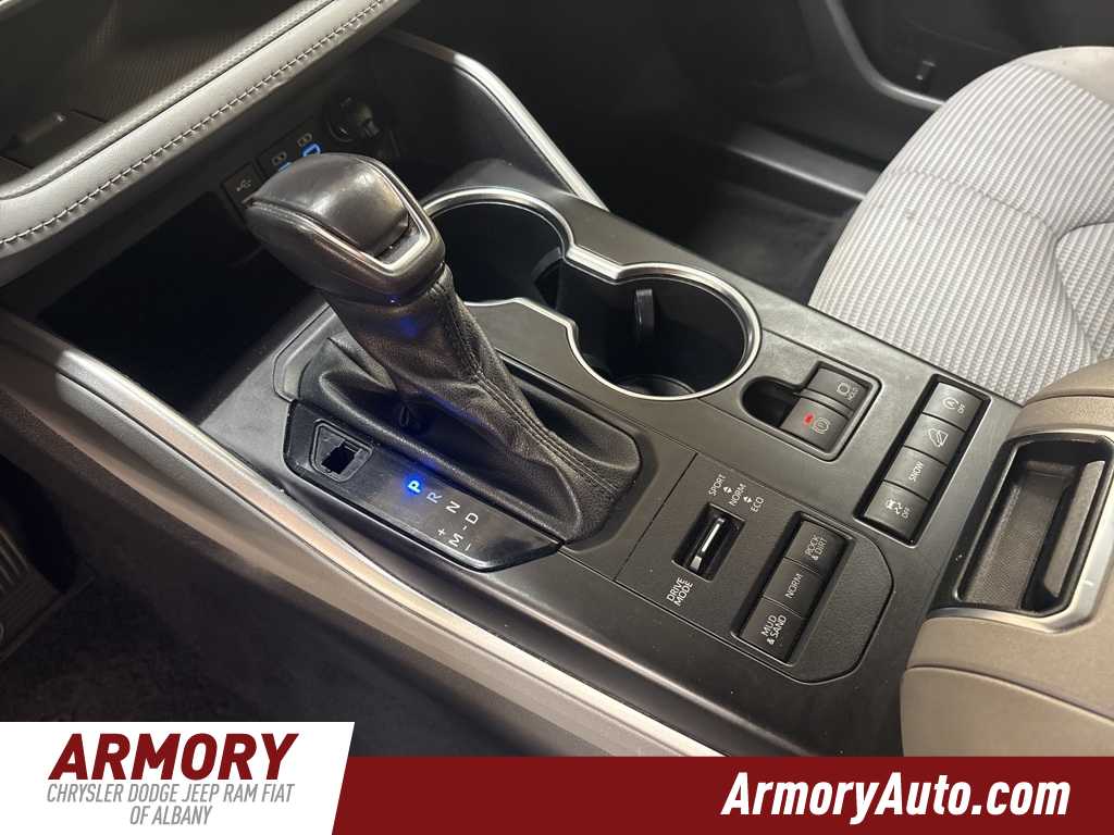 Thumbnail: 2022 Toyota Highlander - 19