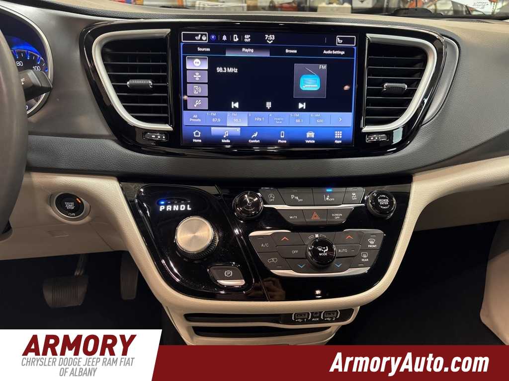 2023 Chrysler Pacifica Touring L 18