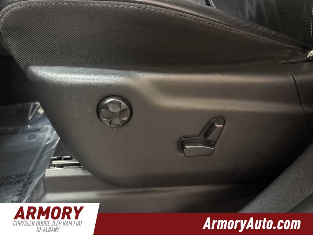 Thumbnail: 2021 Jeep Grand Cherokee - 15