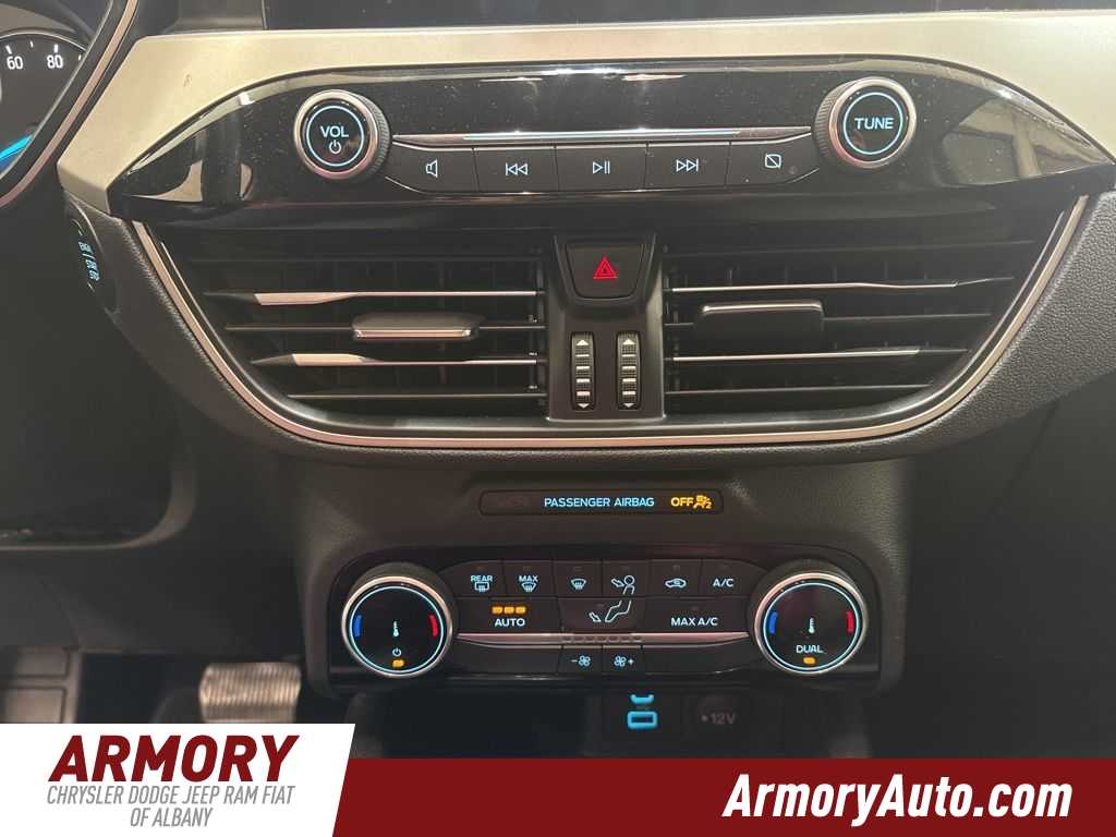 Thumbnail: 2022 Ford Escape - 17