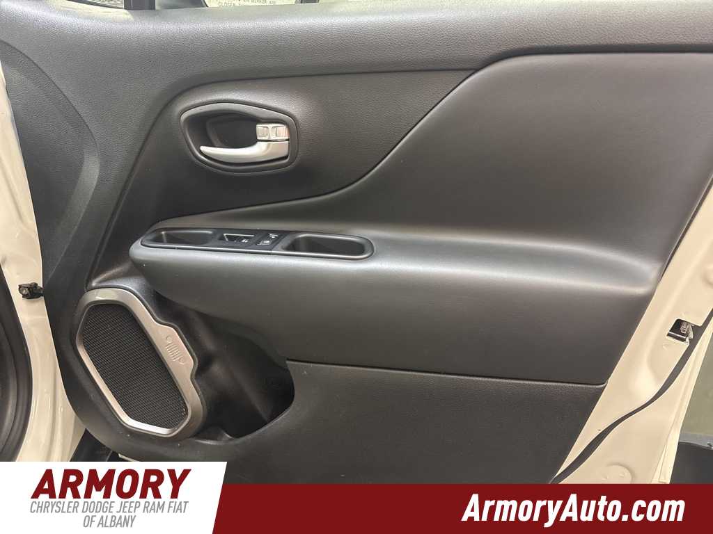 Thumbnail: 2023 Jeep Renegade - 31